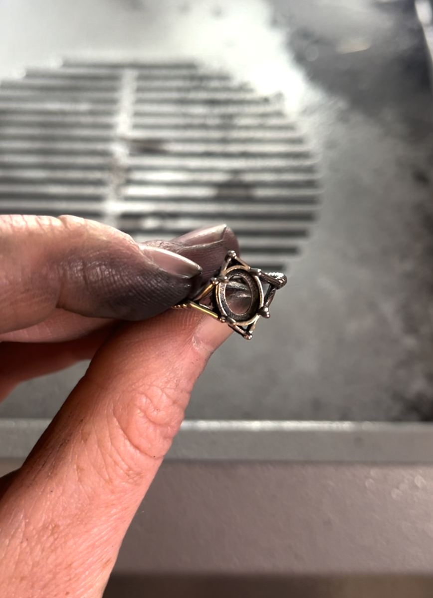 Blue_Sapphire_Diamond_Engagement_Ring_Wedding_Ring_Bespoke_Jewellery_Ludlow-6.png