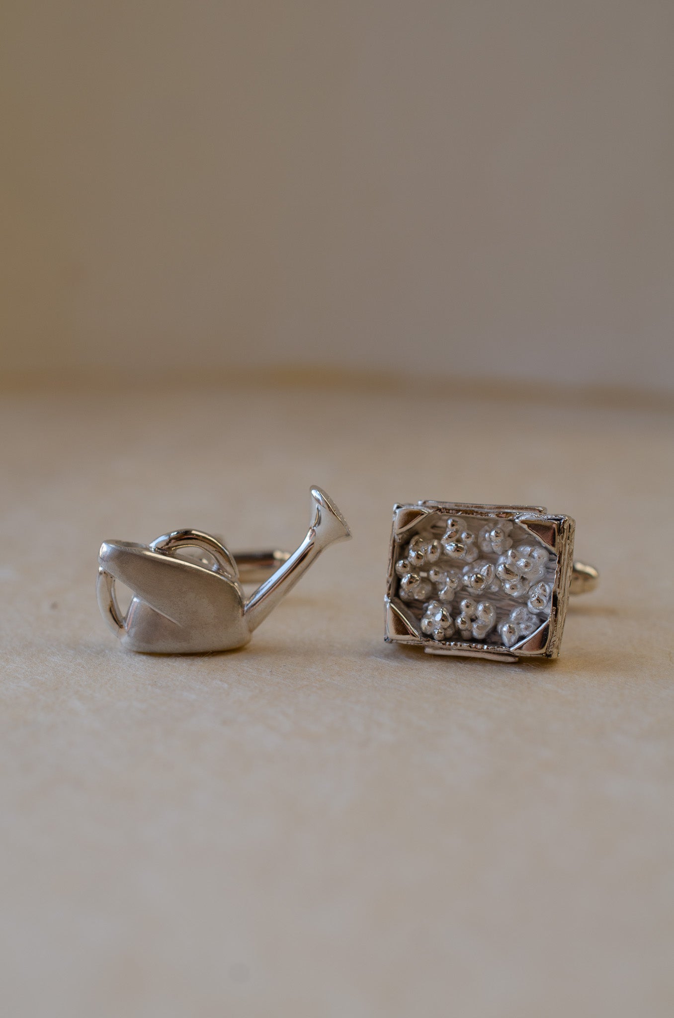 bespoke-silver-farm-shop-cufflinks-pair-5.jpg