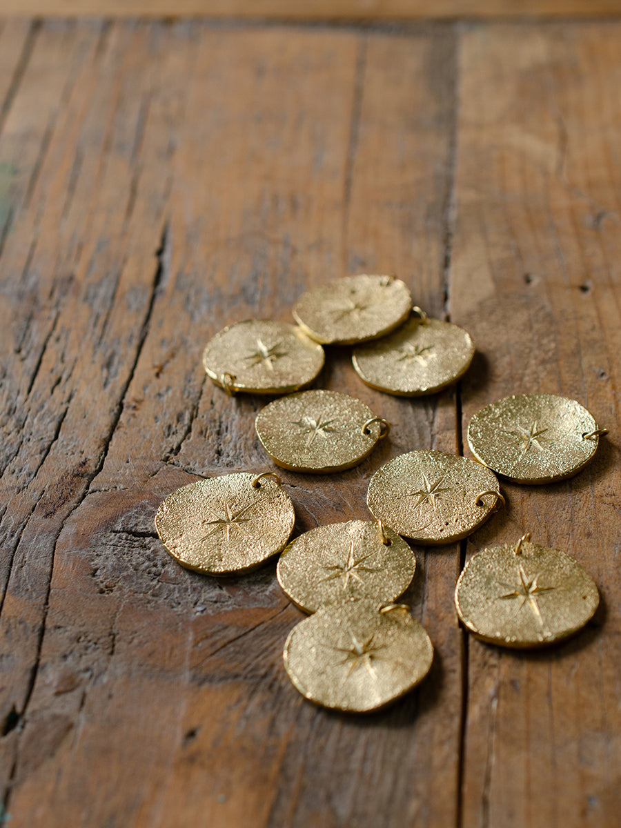 textured-disc-pendants-bespoke-jewellery-ellen-lou-ludlow-11.jpg