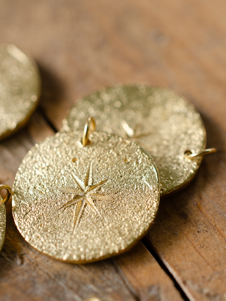 textured-disc-pendants-bespoke-jewellery-ellen-lou-ludlow-7.jpg
